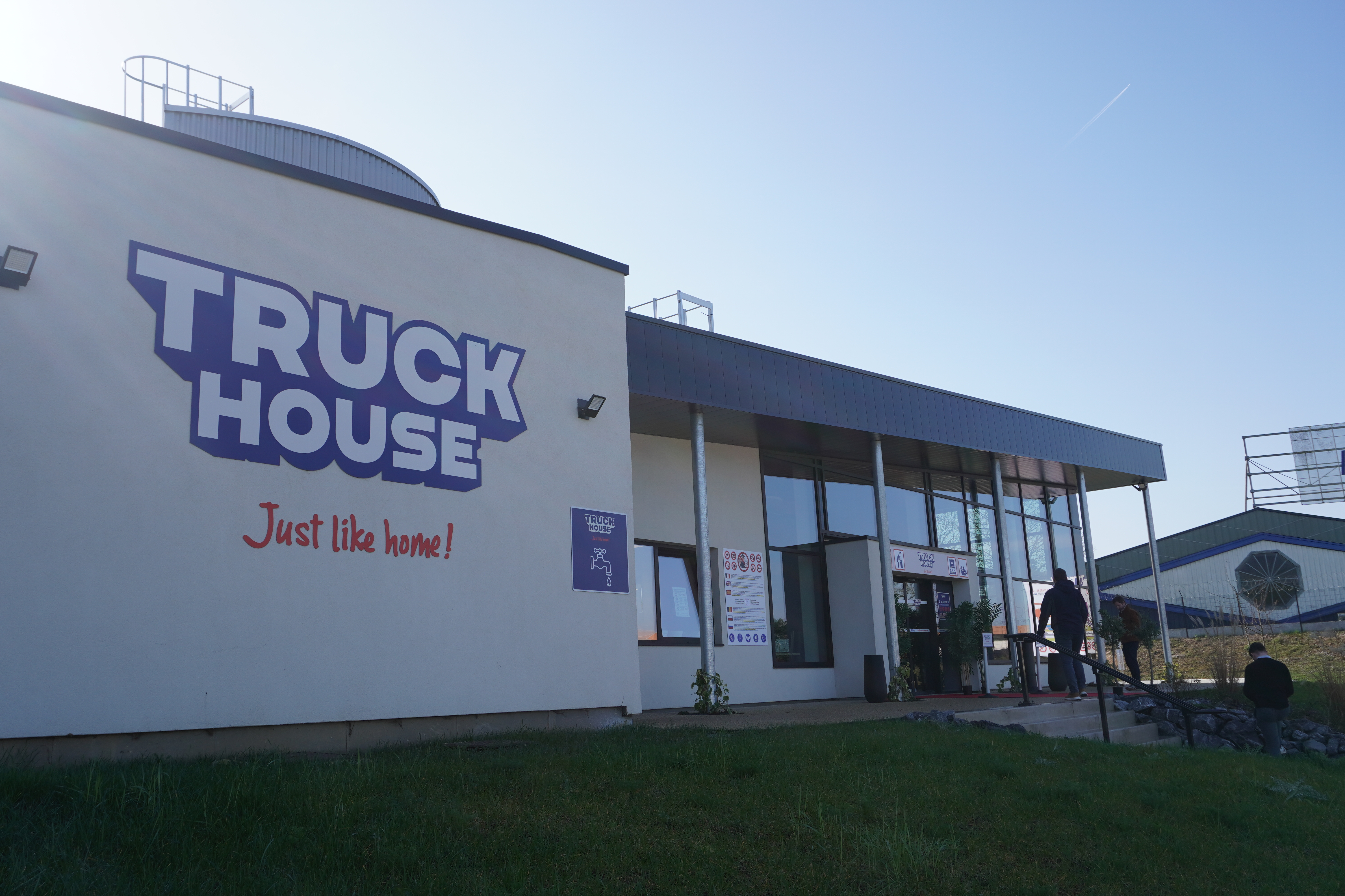 A Bapaume : ouverture d'un parking poids lourds haut de gamme