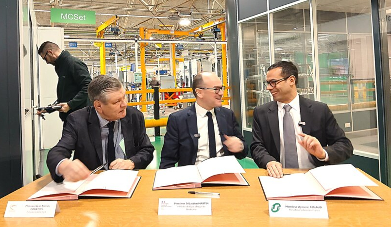 Mâcon : Schneider Electric confirme son investissement de 100 millions d'euros