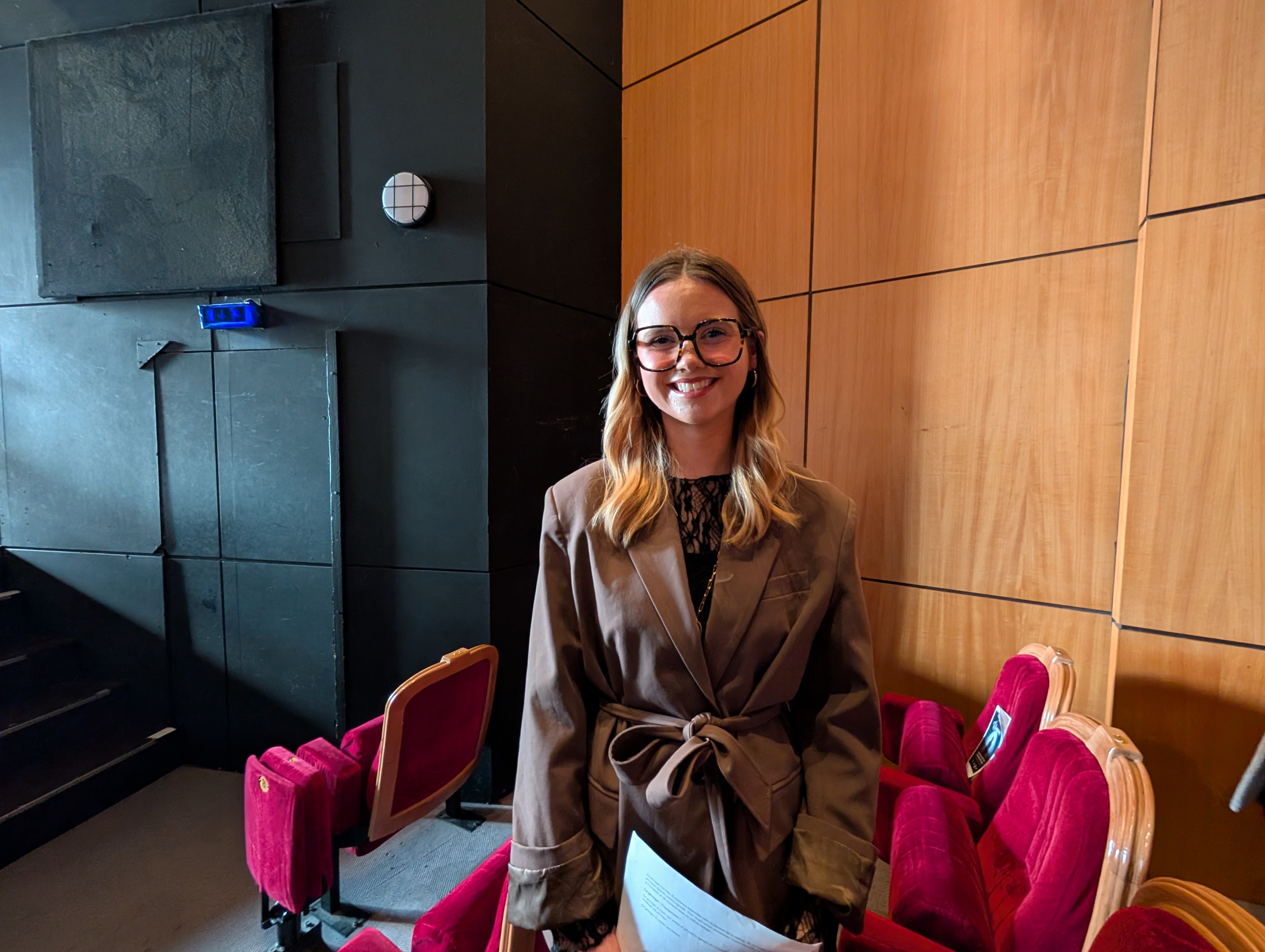 À Amiens, 17 alternants d’Interfor font entendre leur voix à la Comédie de Picardie