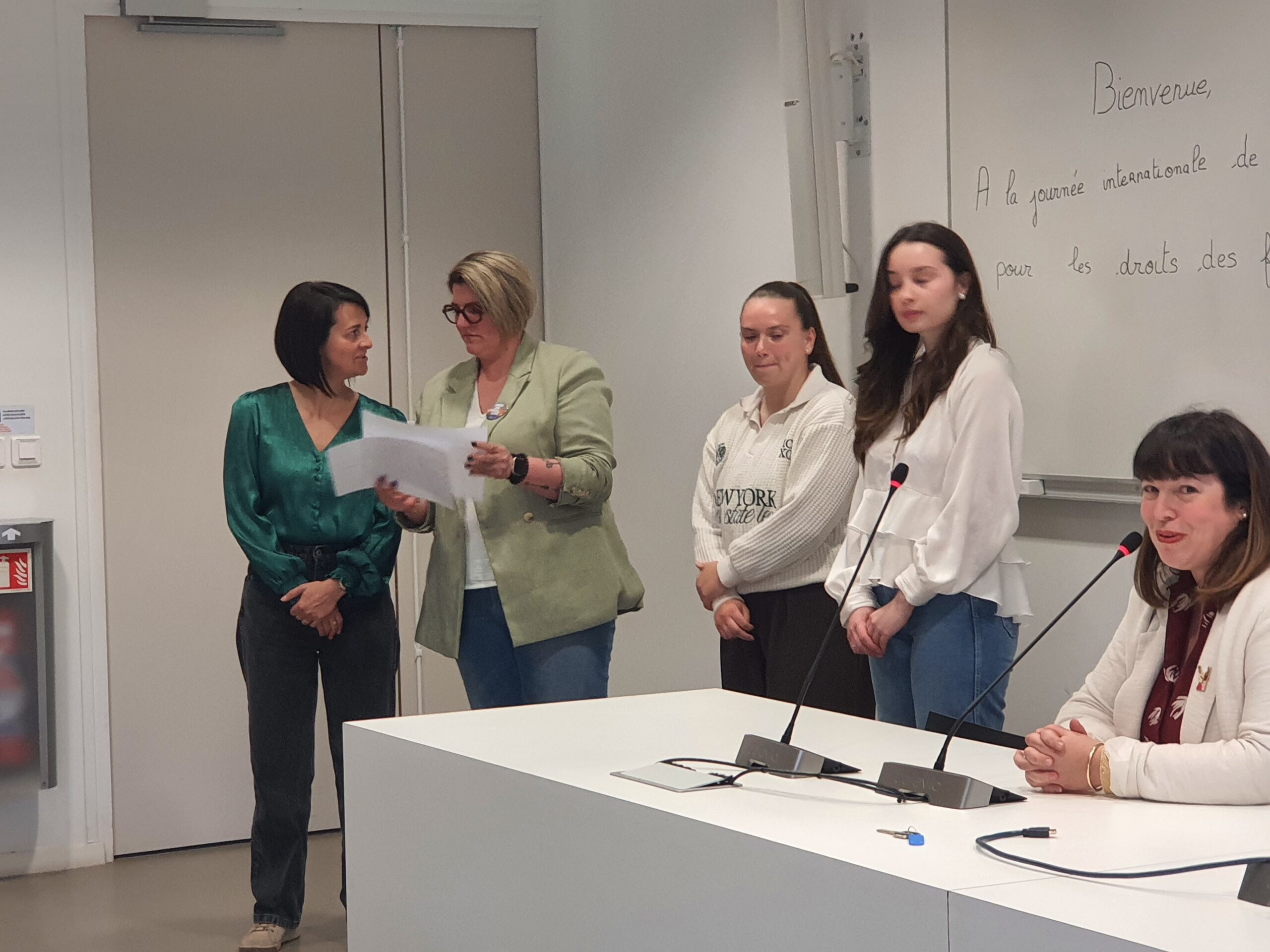 Dijon : une étudiante de l’UBE primée pour sa campagne " La santé pour tous "