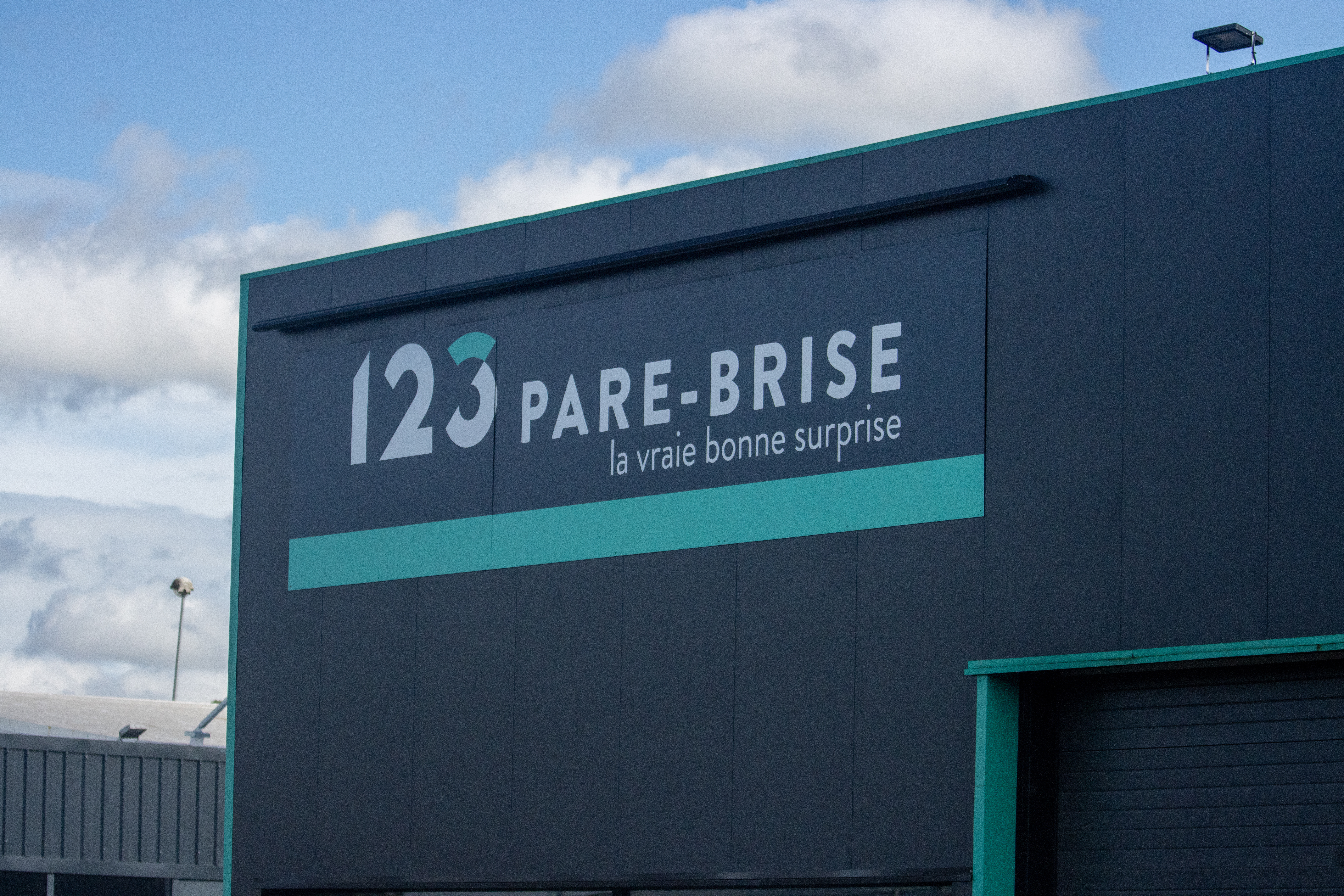 123 Pare-Brise s'implante à Savigny-le-Temple et vise 200 agences d'ici 2026