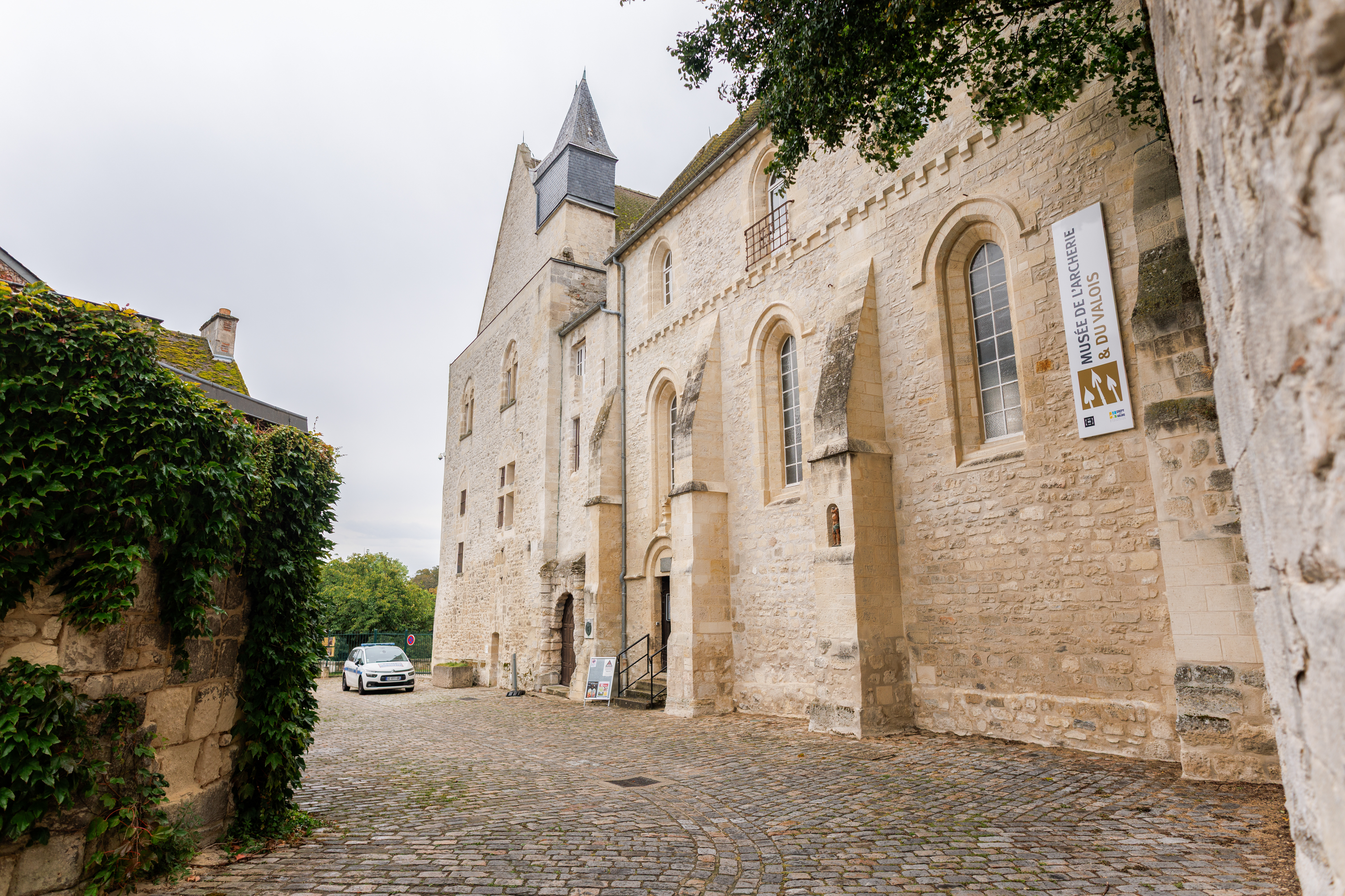 Le Musée de l'archerie et du Valois rouvre ses portes et fait briller la seule collection publique d’Europe d'archerie
