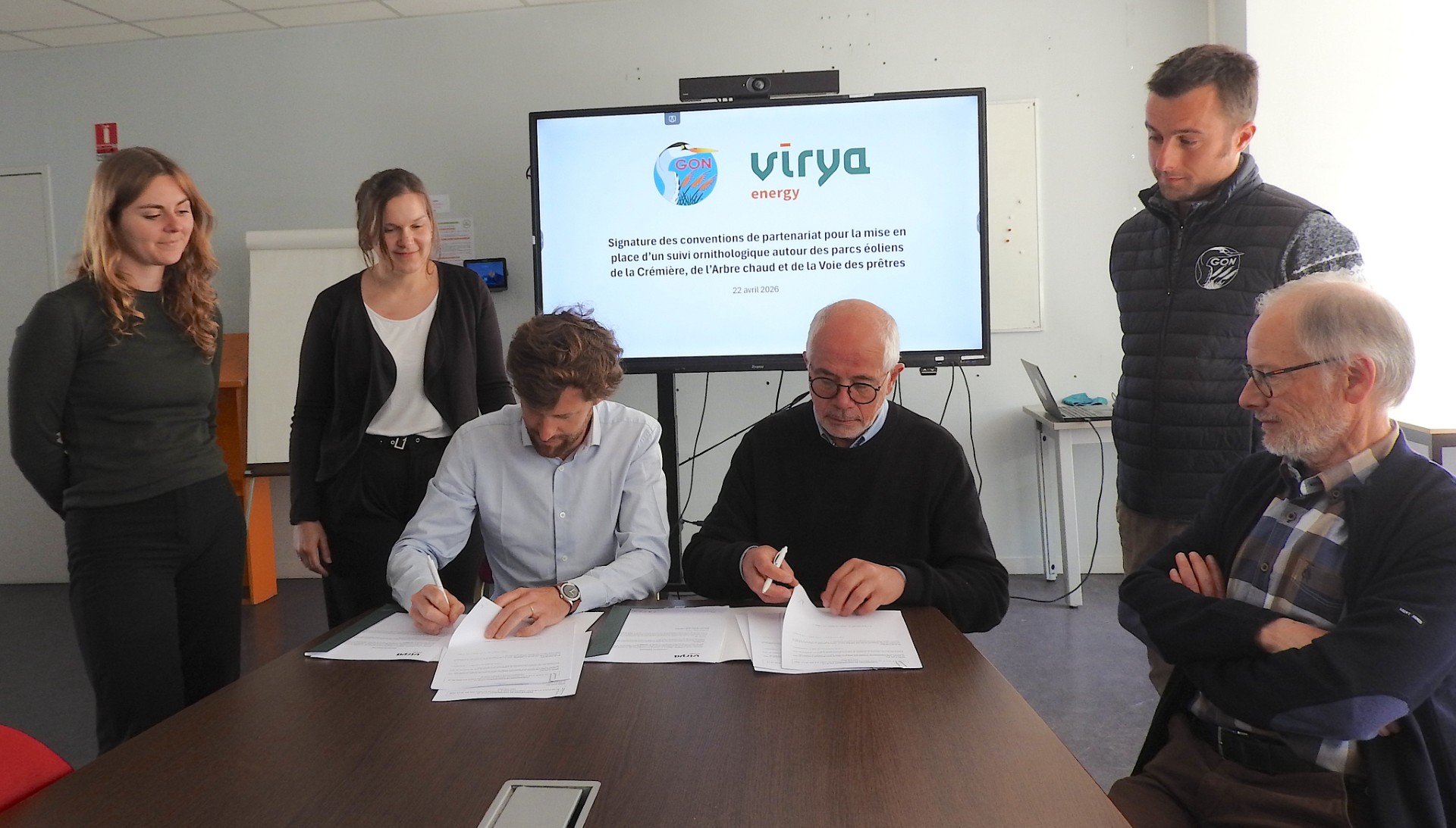 Une convention pour protéger les espèces menacées signée entre Virya Energy et le Groupe Ornithologique et Naturaliste