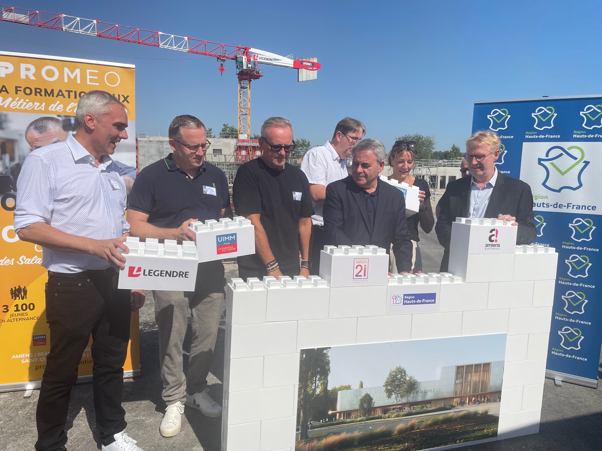 Amiens : Proméo pose la première pierre du Campus 80