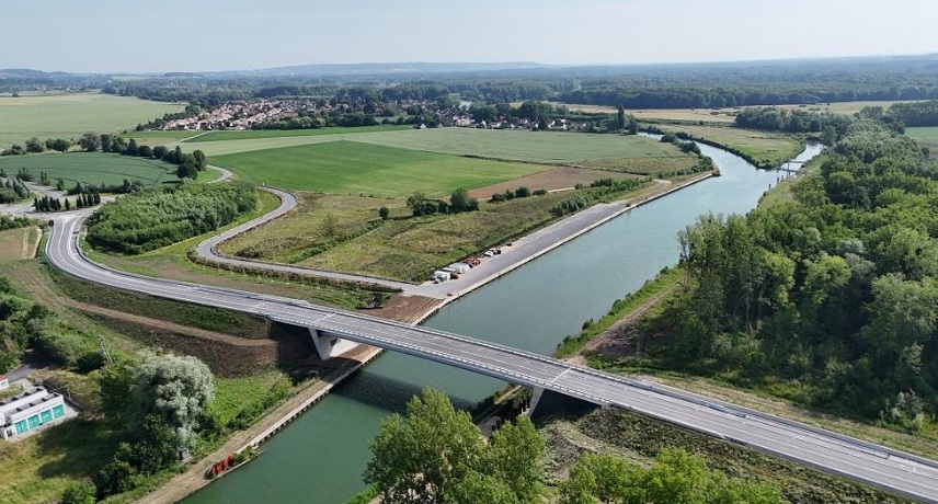 Un pont du Canal Seine-Nord Europe livré dans l'Oise 