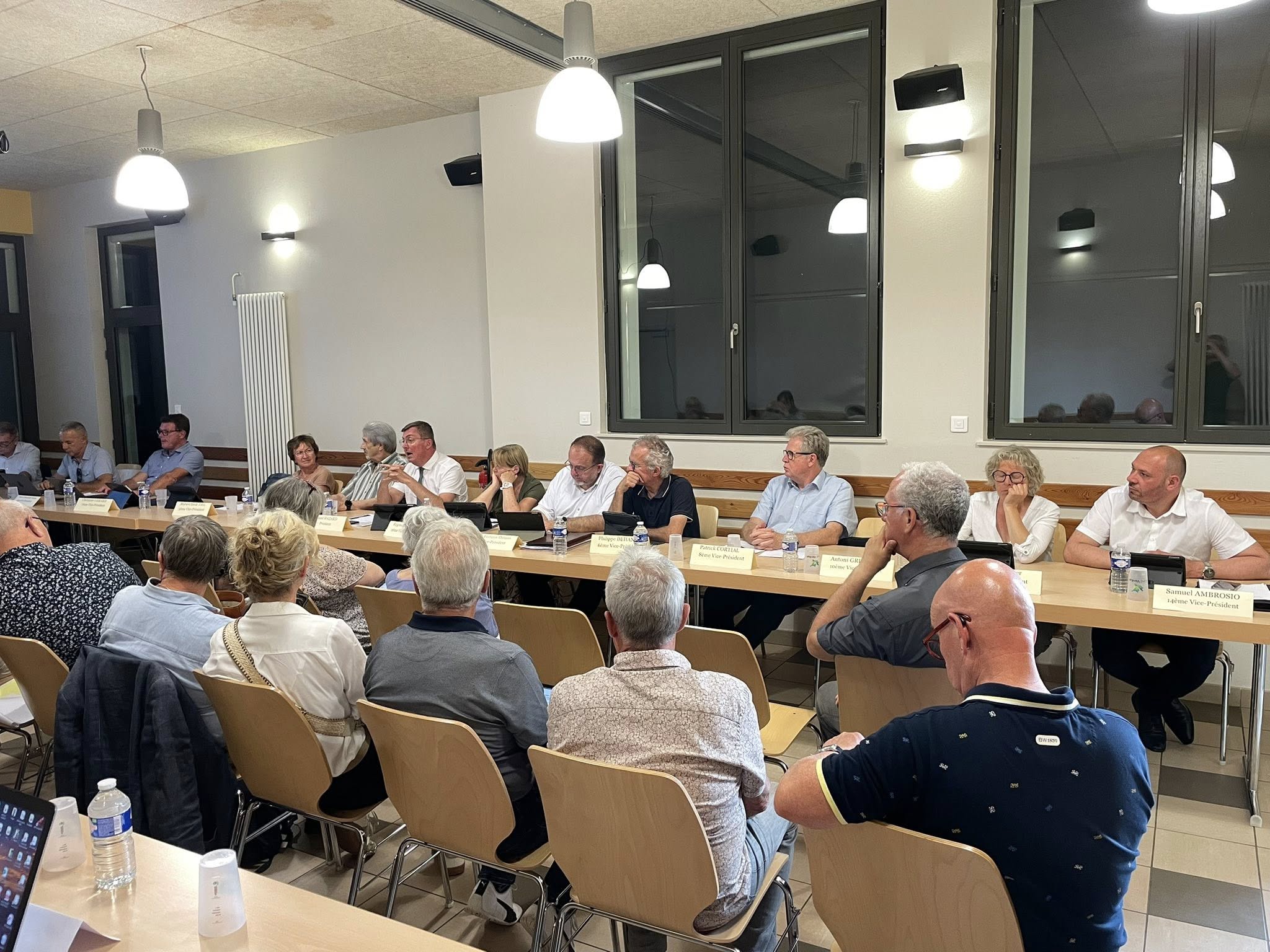 Conseil communautaire à Champneuville : gestion rigoureuse et finances solides