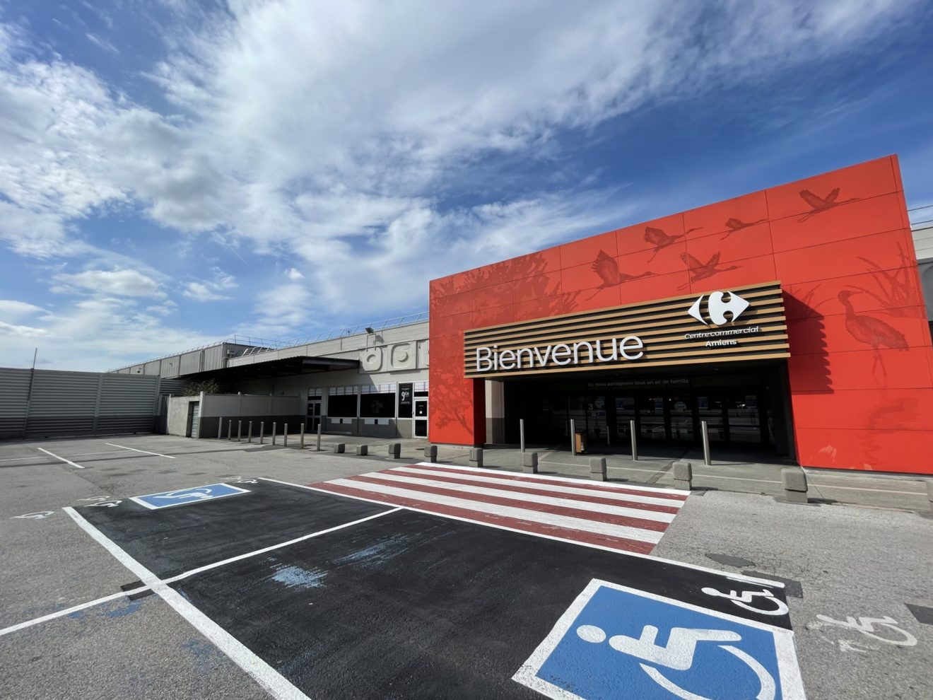 50 offres à pourvoir au forum de l'emploi de Carrefour Amiens Nord