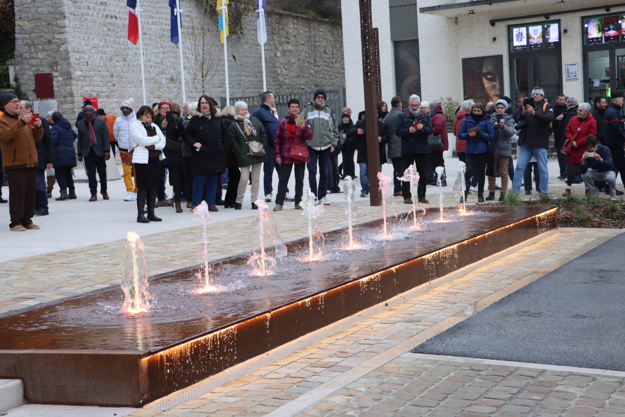 À Château-Thierry, la place de l'Hôtel de ville offre un nouveau visage