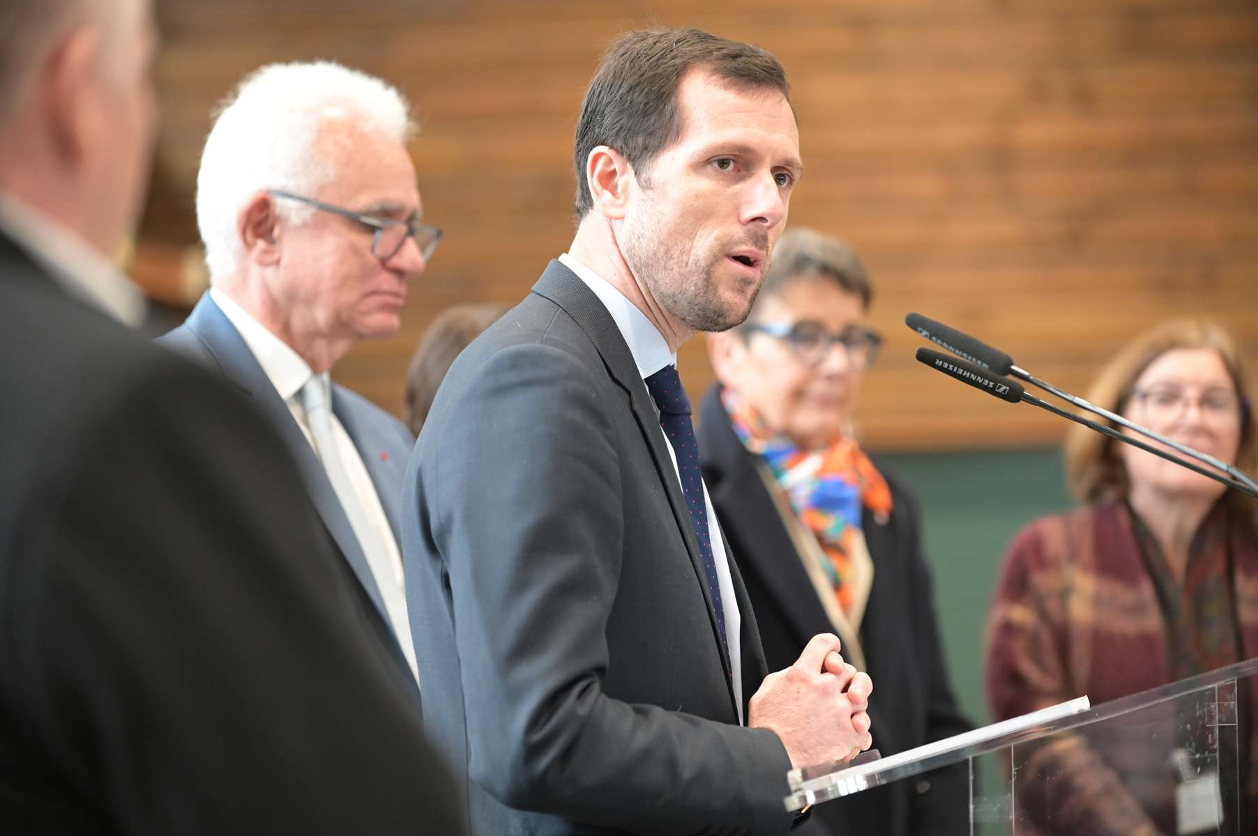 Verneuil-en-Halatte : le ministre Mathieu Lefèvre en visite chez Ineris