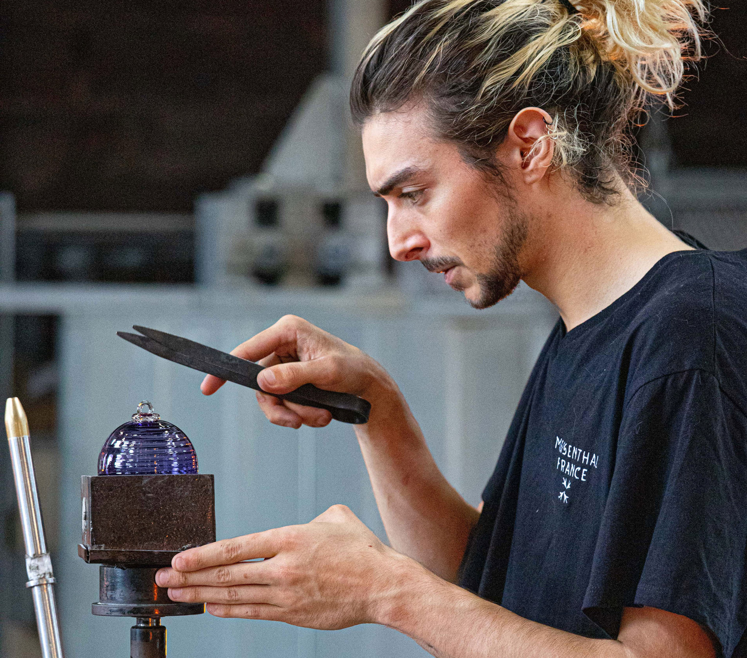 Meisenthal bat un nouveau record avec sa boule de Noël 2025 «Grip»