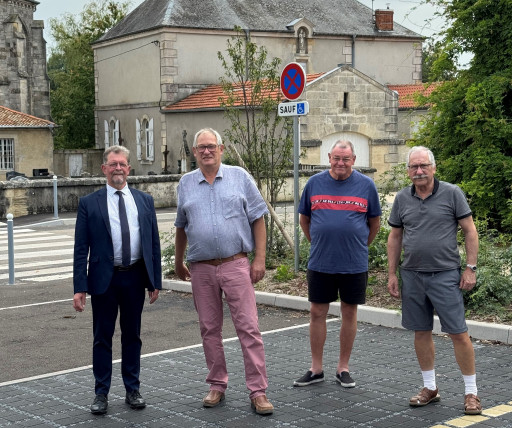Hévilliers reçoit la visite du sous-préfet Christian Robbe-Grillet