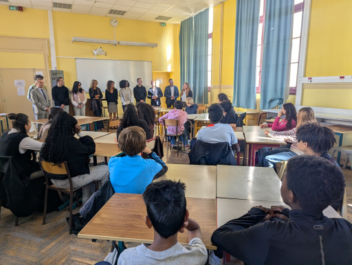 À Dijon, les lycéens présentent la Sécu aux collégiens