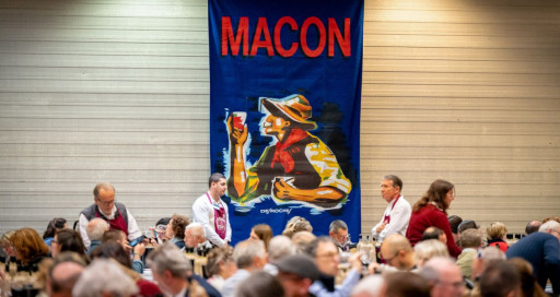 Le concours des Grands Vins du Monde prend racine à Mâcon