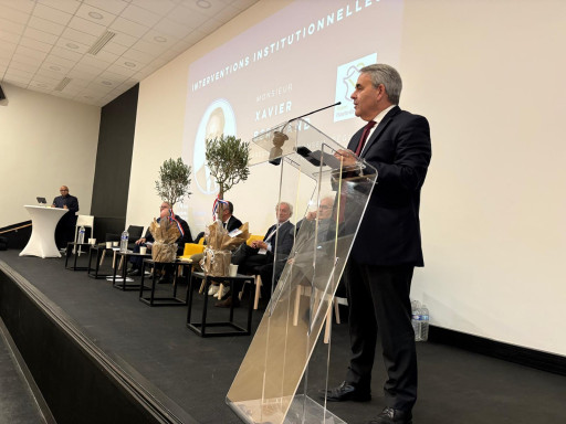 Au congrès des maires de l'Oise, Xavier Bertrand appelle à «une nouvelle voie politique»