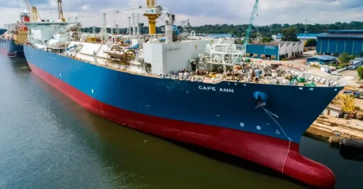 TotalEnergies retire son terminal méthanier flottant du Havre